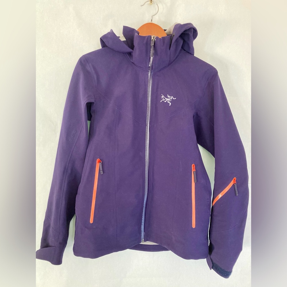 ARC’TERYX RAVENNA Jacket - Women’s MED - Deep navy/ purple
Added measurements!